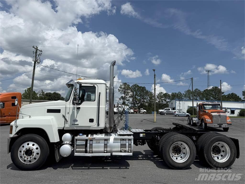 Mack PI64T 트랙터 유닛