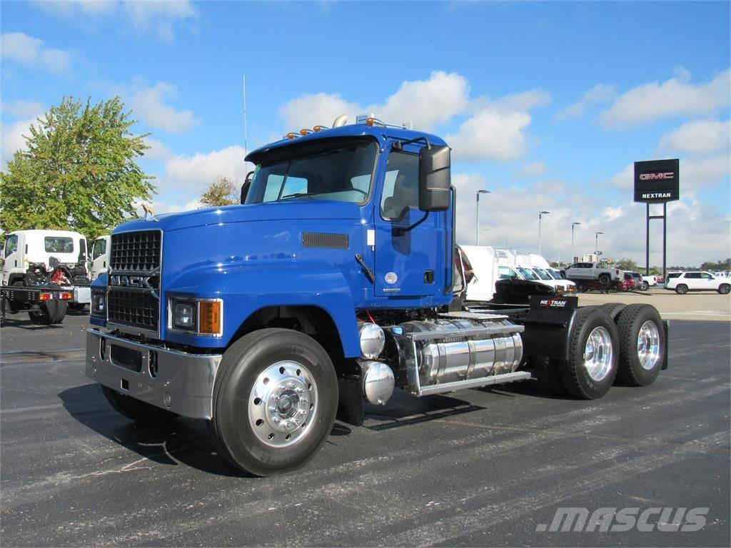Mack PI64T 트랙터 유닛