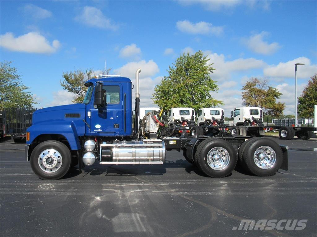 Mack PI64T 트랙터 유닛