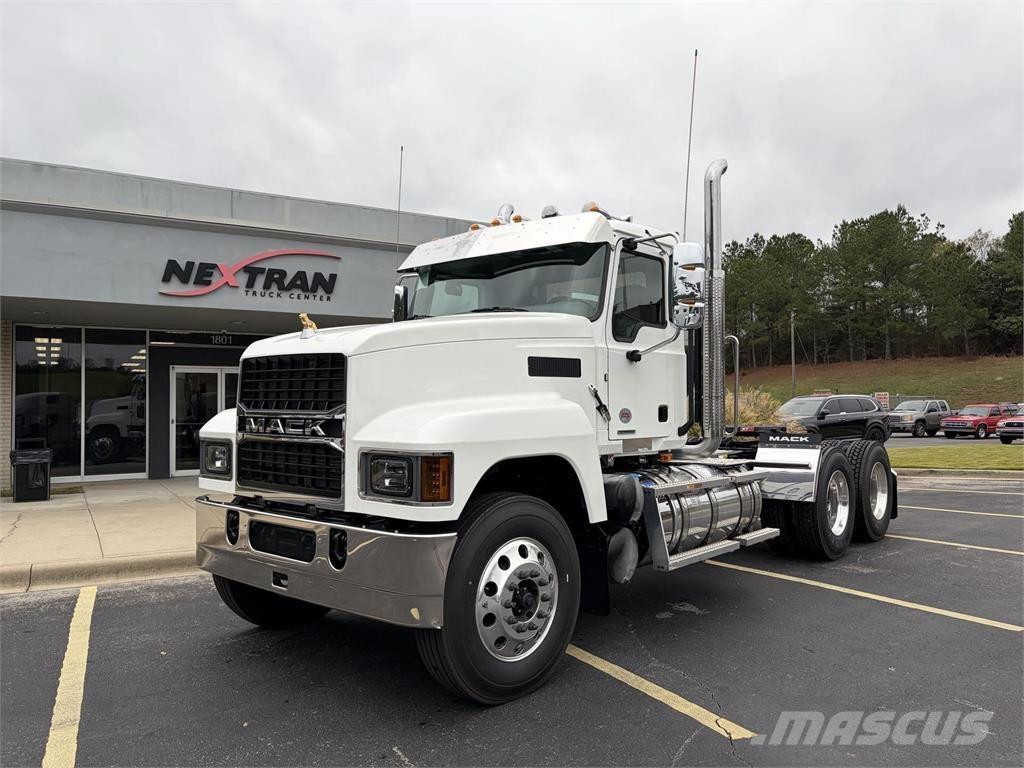 Mack PI64T 트랙터 유닛