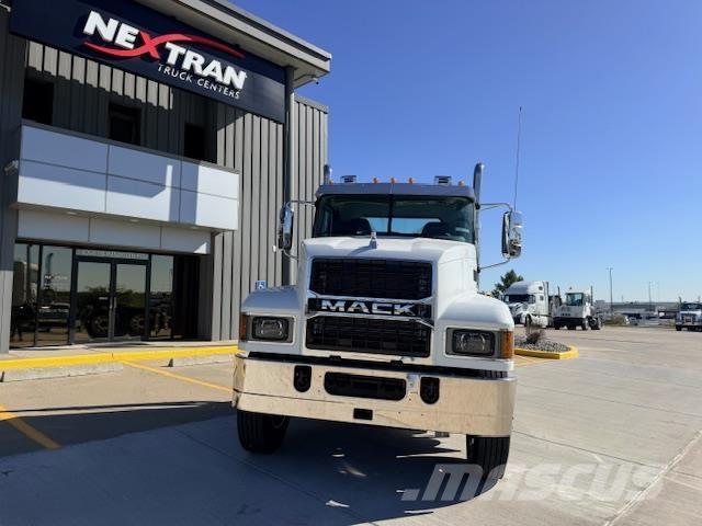 Mack PI64T 트랙터 유닛