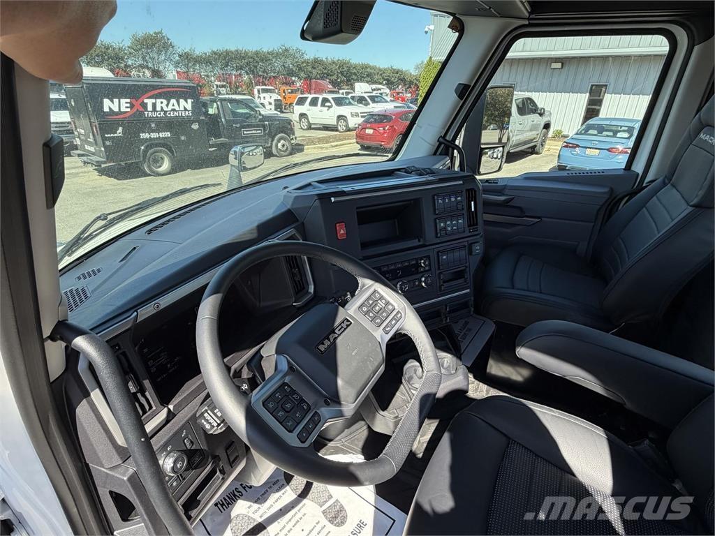 Mack PR64T 트랙터 유닛