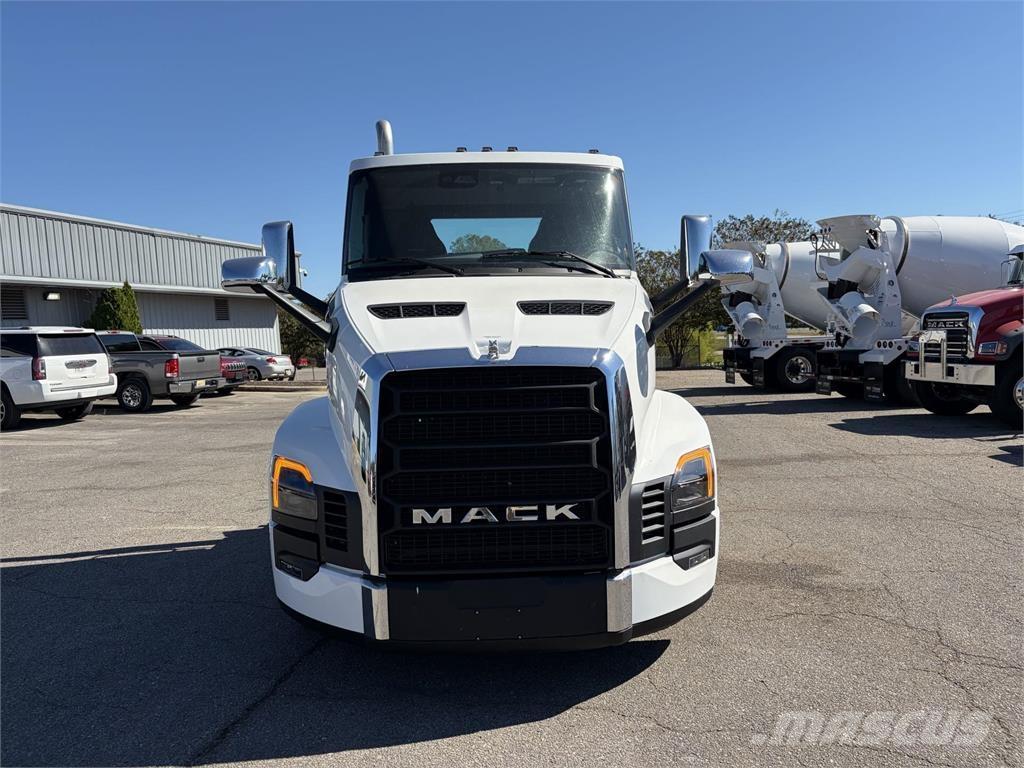 Mack PR64T 트랙터 유닛