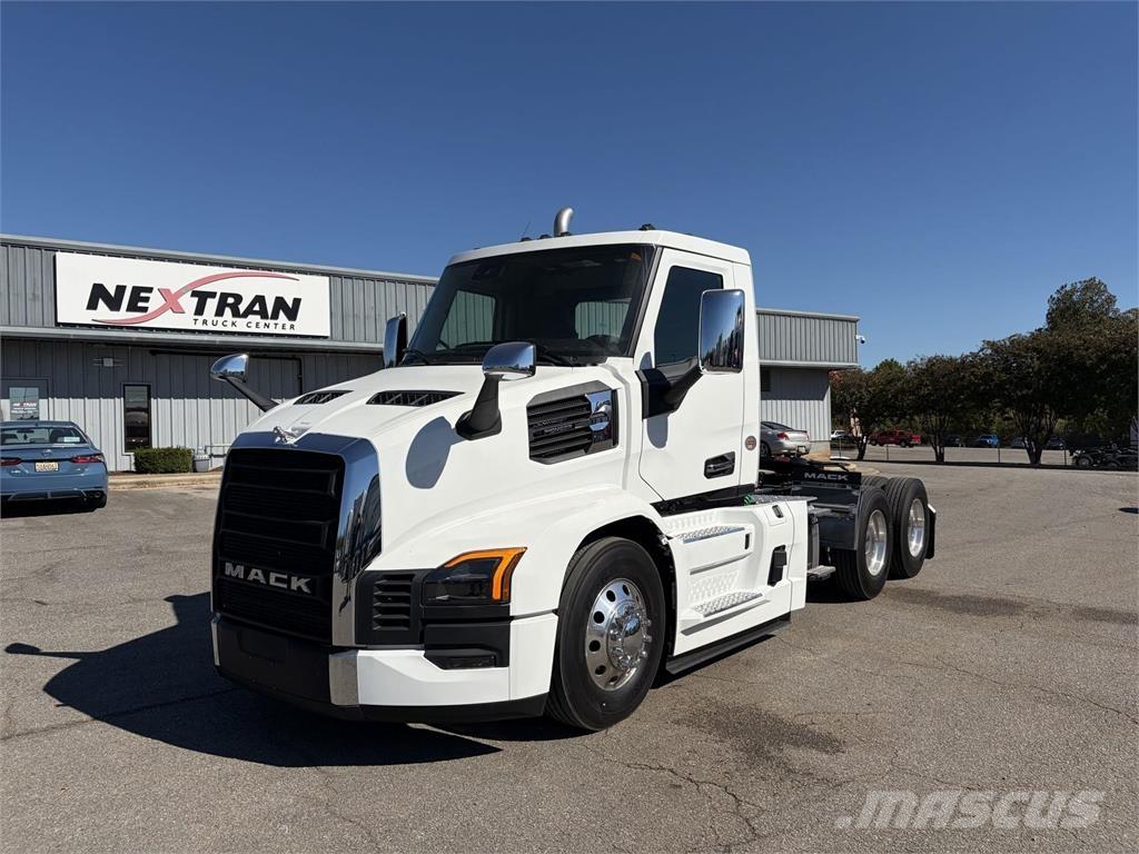 Mack PR64T 트랙터 유닛