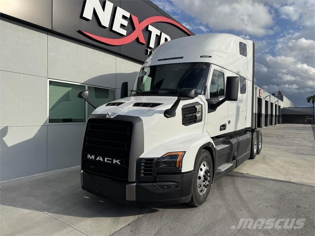 Mack PR64T 트랙터 유닛