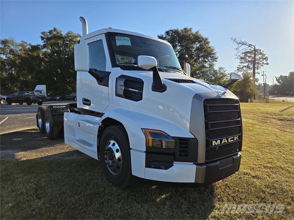 Mack PR64T 트랙터 유닛