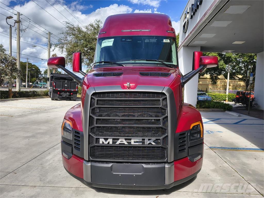 Mack PR64T 트랙터 유닛