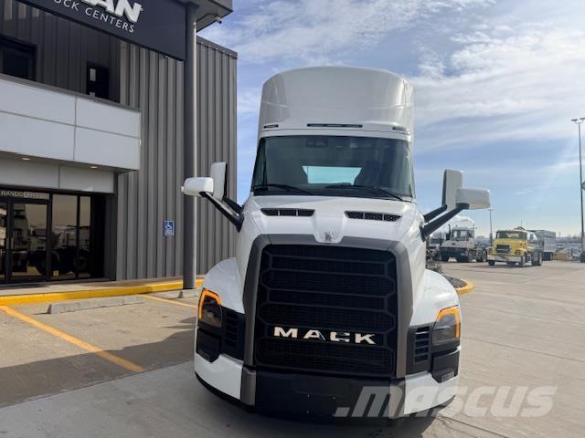 Mack PR64T DAYCAB 트랙터 유닛