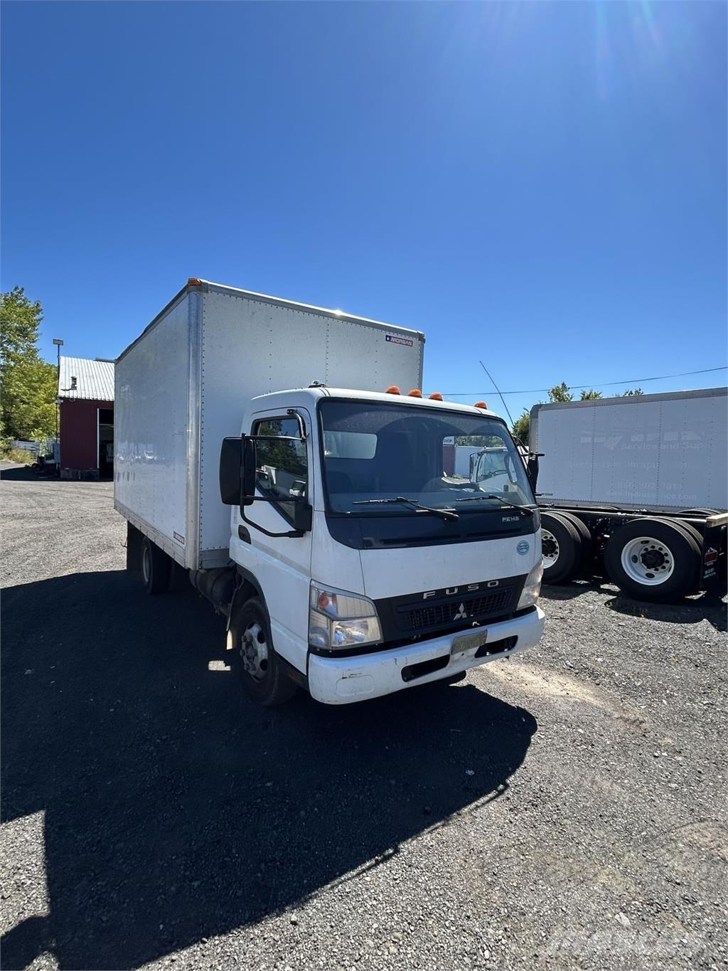 Mitsubishi FUSO FE140 탑차 트럭