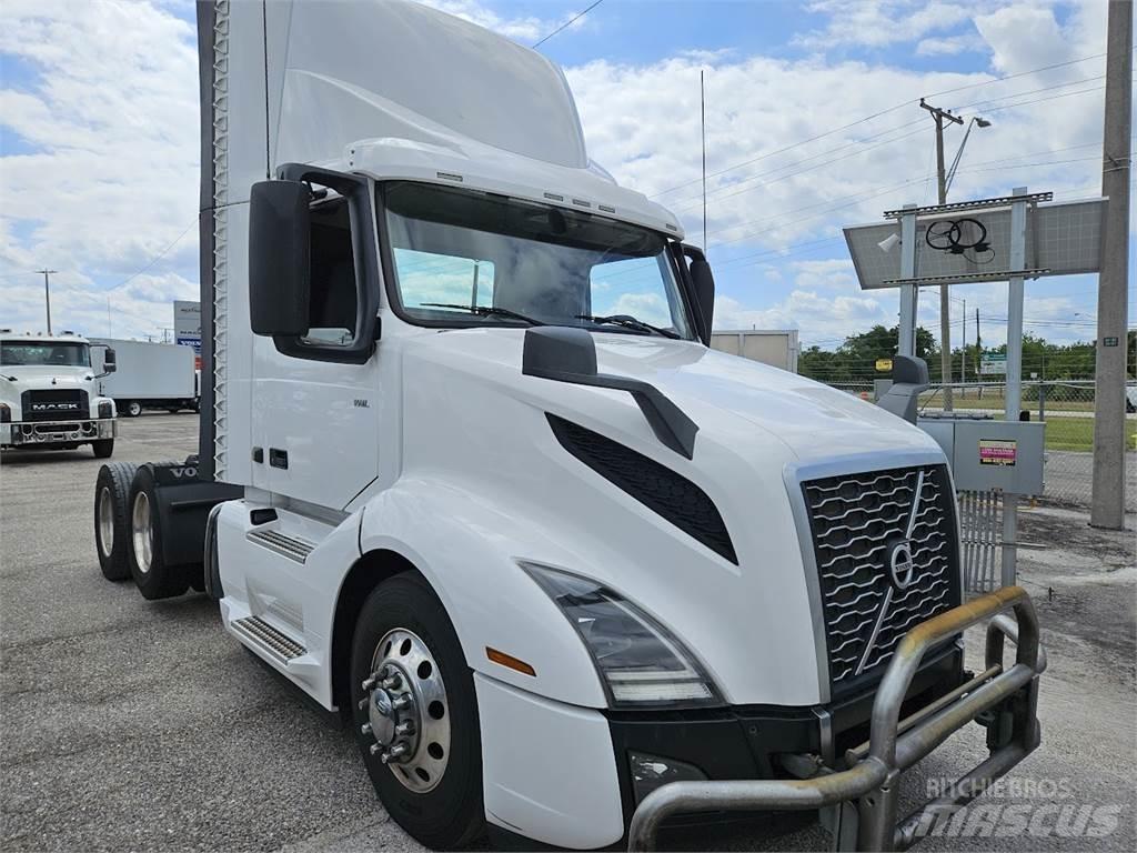 Volvo VNL62T300 트랙터 유닛