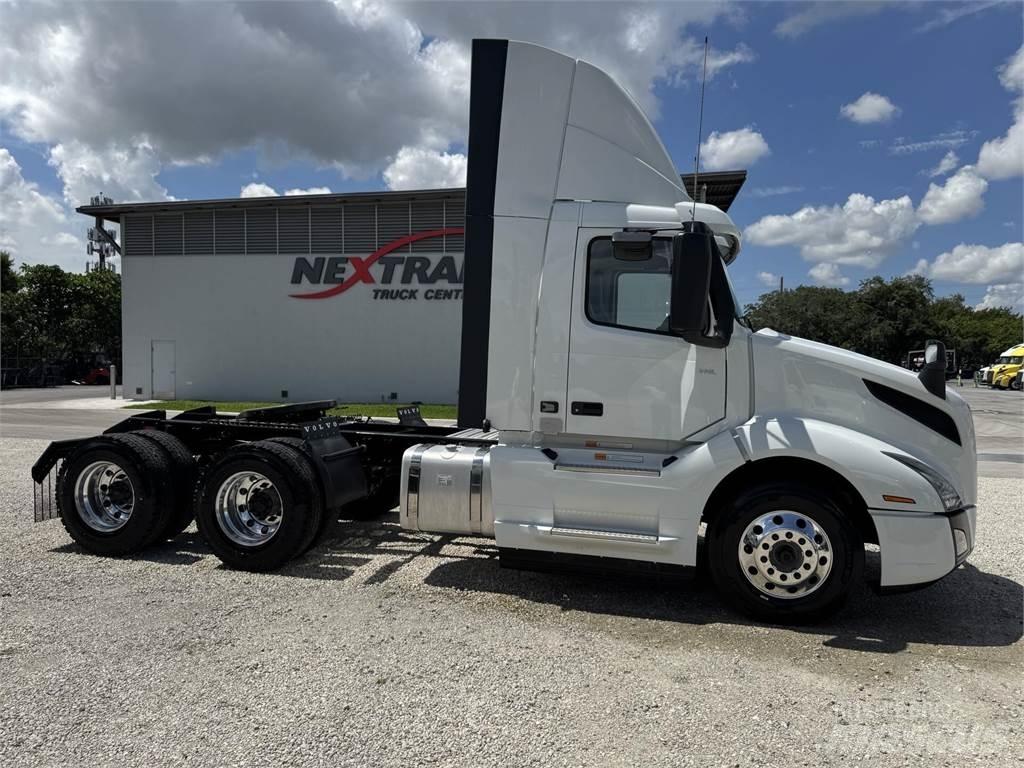 Volvo VNL64T300 트랙터 유닛