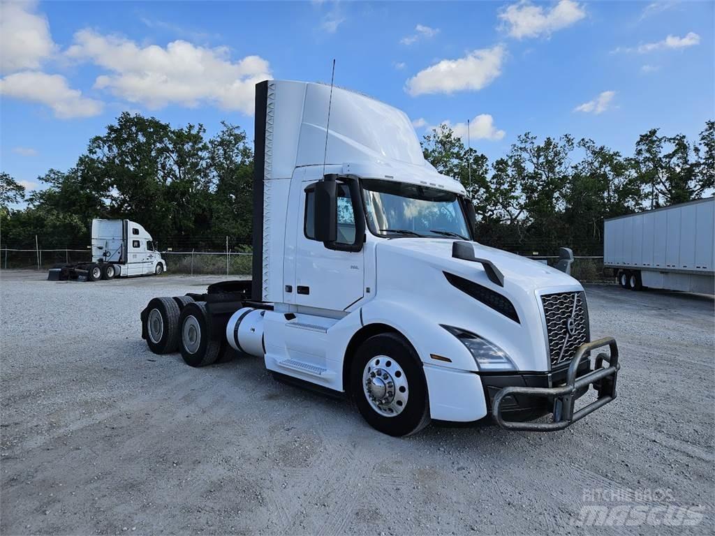 Volvo VNL64T300 트랙터 유닛
