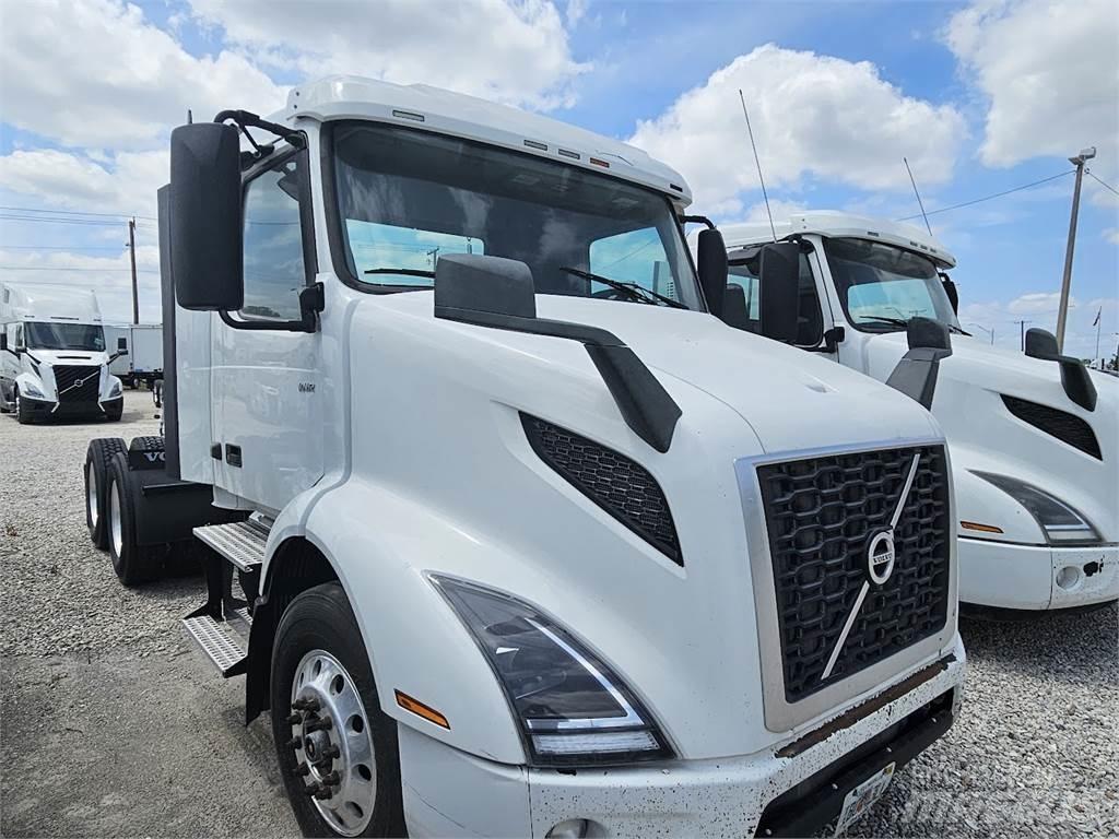 Volvo VNL64T300 트랙터 유닛