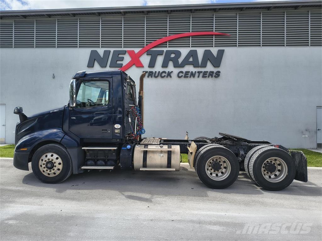 Volvo VNL64T300 트랙터 유닛
