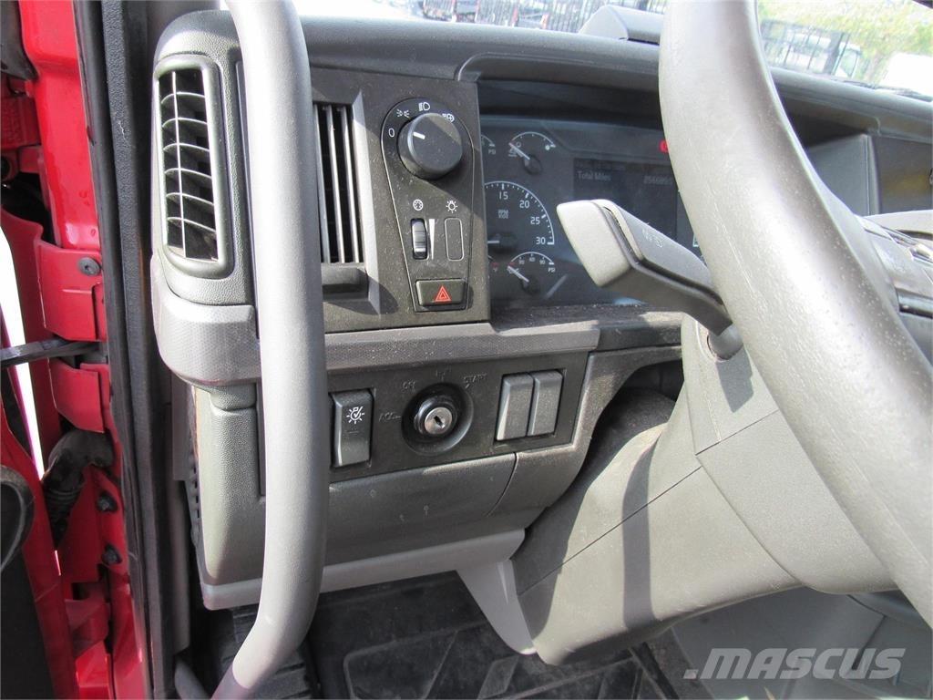 Volvo VNL64T300 트랙터 유닛