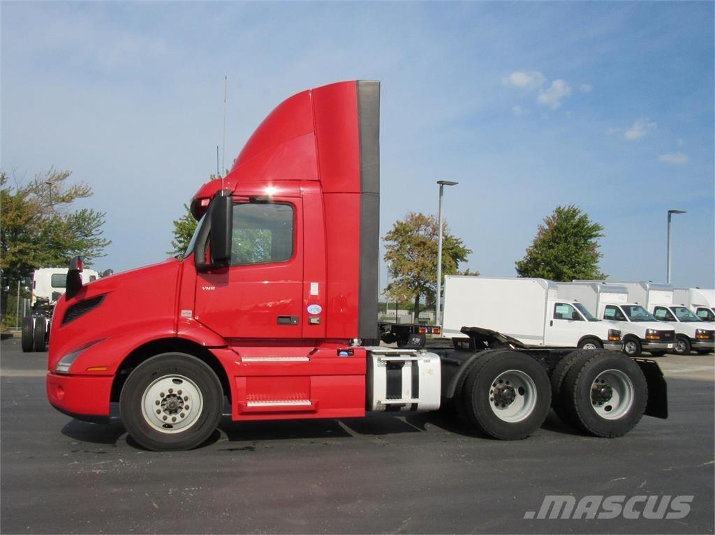 Volvo VNL64T300 트랙터 유닛