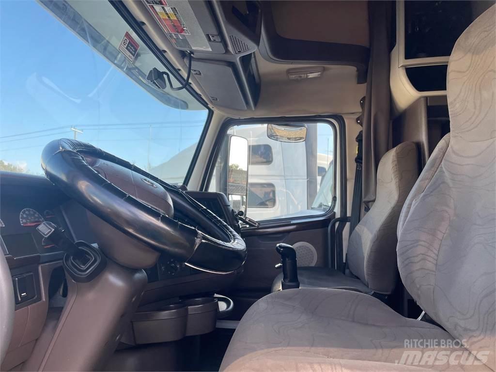 Volvo VNL64T670 트랙터 유닛