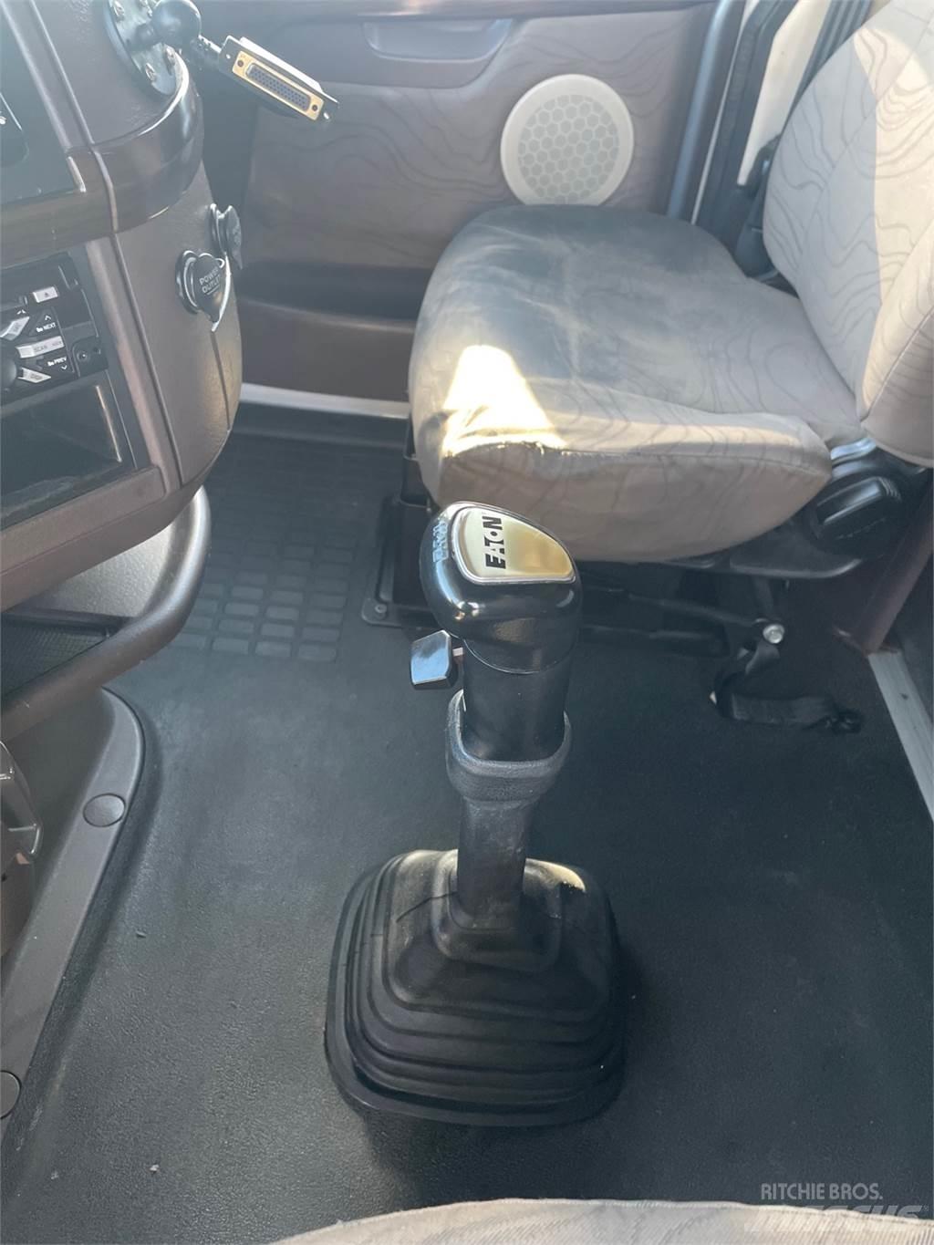 Volvo VNL64T670 트랙터 유닛