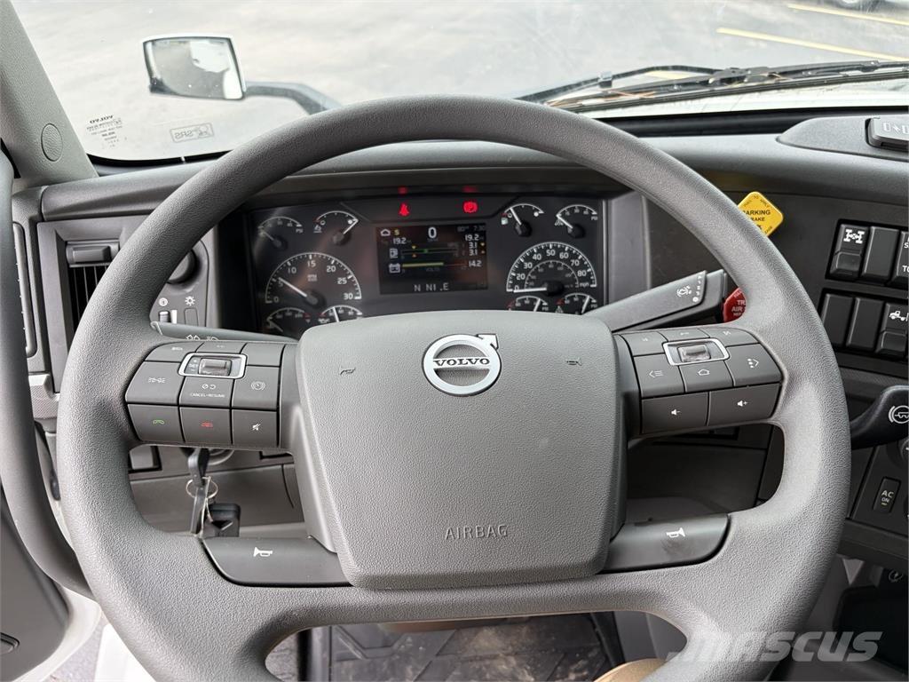 Volvo VNL64T740 트랙터 유닛