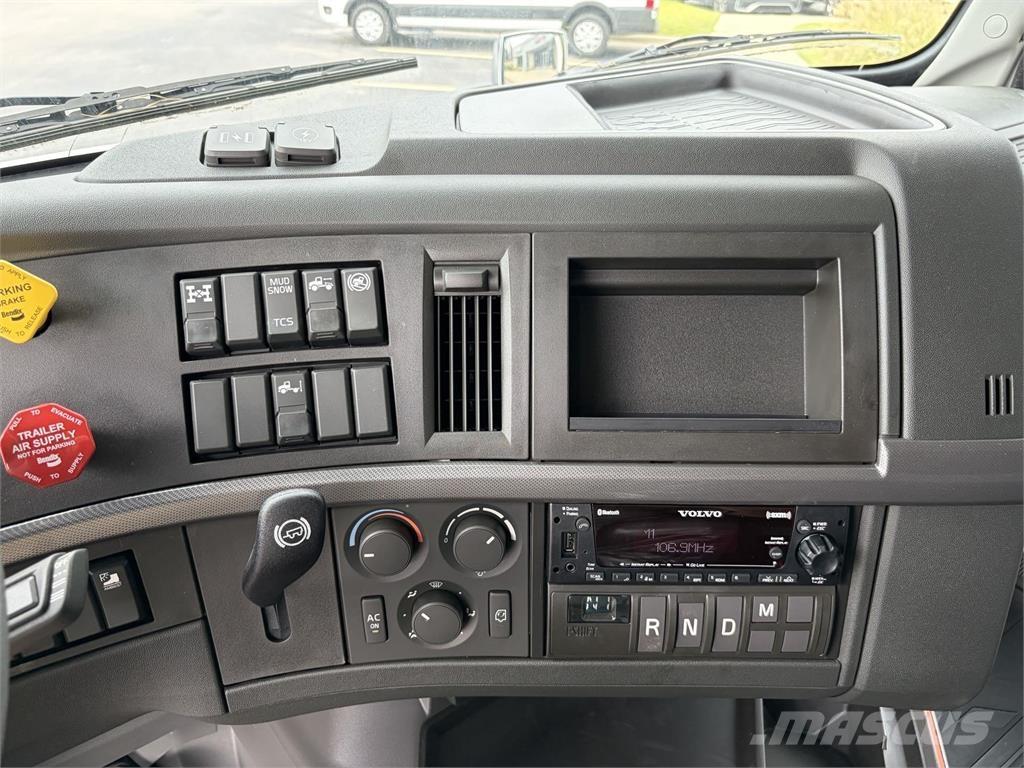 Volvo VNL64T740 트랙터 유닛
