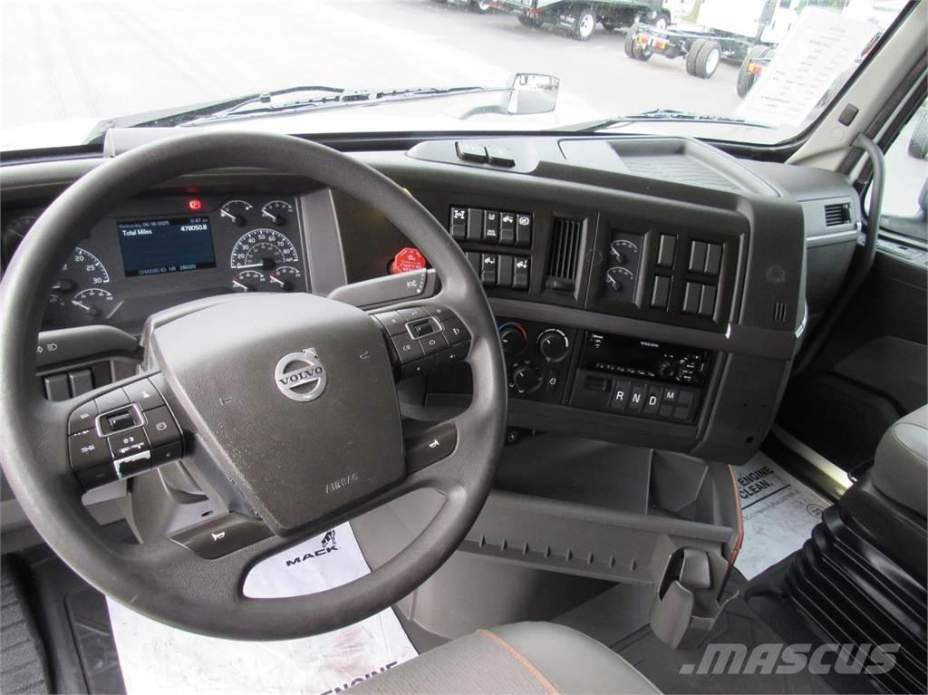 Volvo VNL64T760 트랙터 유닛