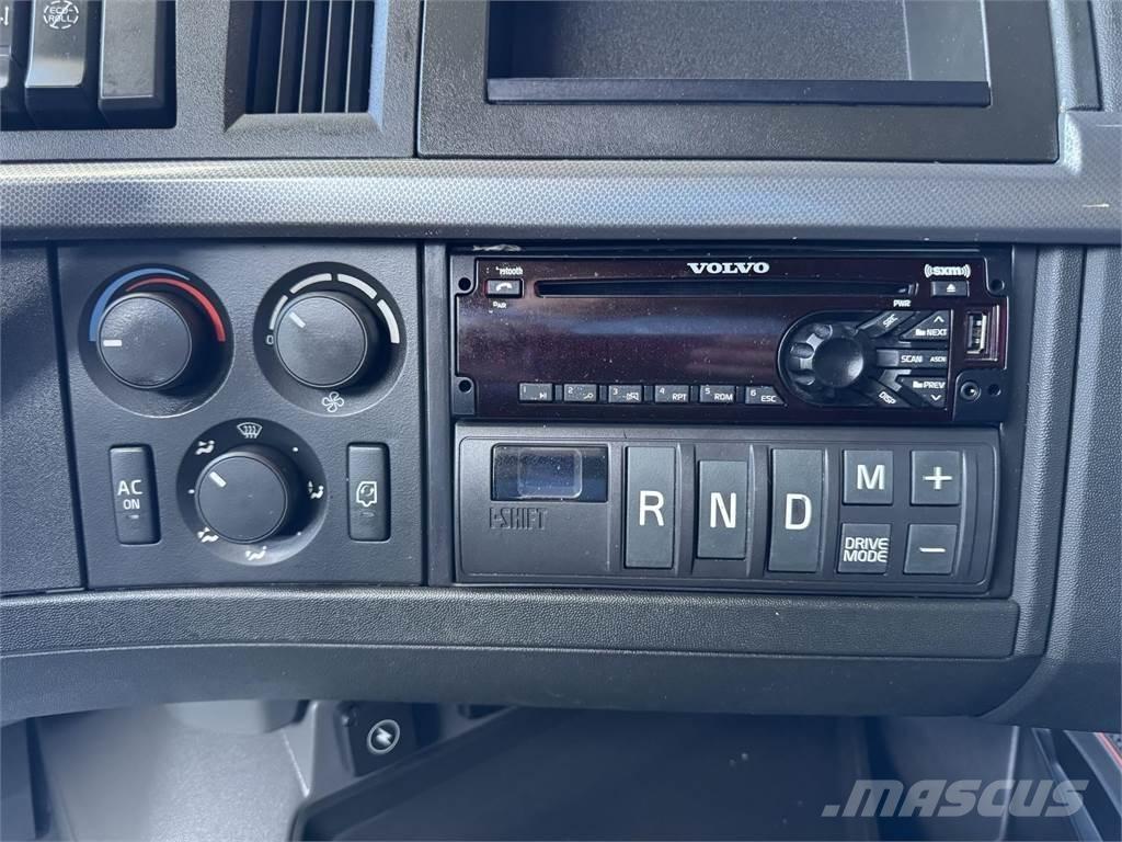 Volvo VNL64T760 트랙터 유닛