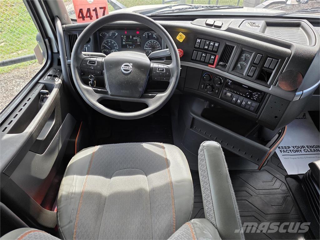 Volvo VNL64T760 트랙터 유닛