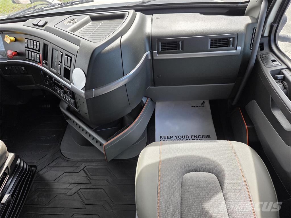 Volvo VNL64T760 트랙터 유닛