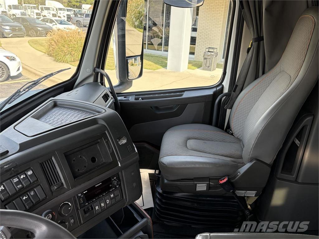 Volvo VNL64T760 트랙터 유닛