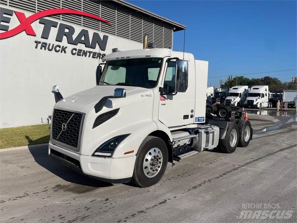 Volvo VNR64T 트랙터 유닛