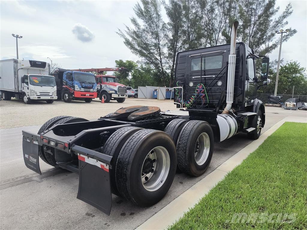 Volvo VNR64T 트랙터 유닛