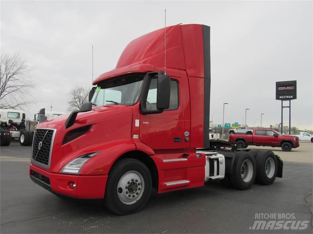 Volvo VNR64T300 트랙터 유닛