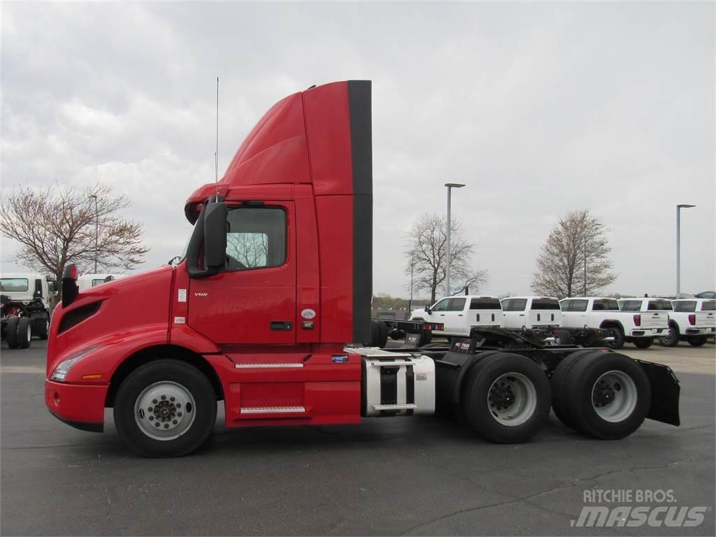 Volvo VNR64T300 트랙터 유닛