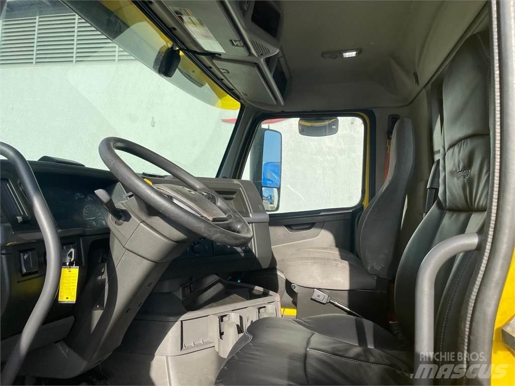 Volvo VNR64T300 트랙터 유닛