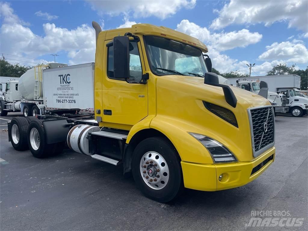 Volvo VNR64T300 트랙터 유닛