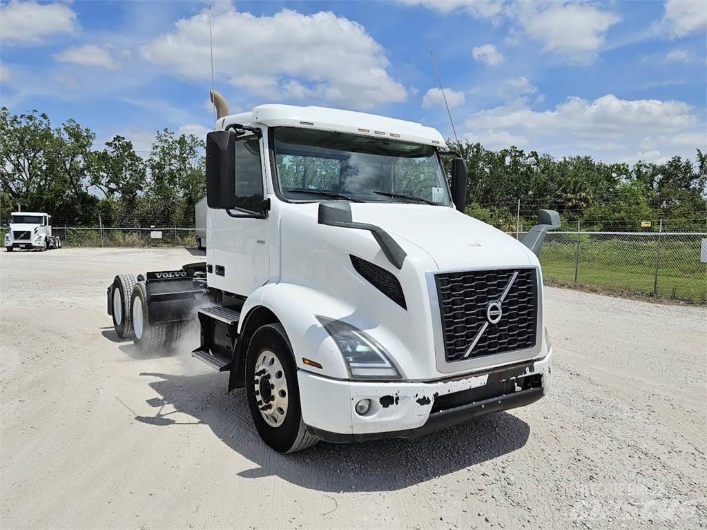 Volvo VNR64T300 트랙터 유닛