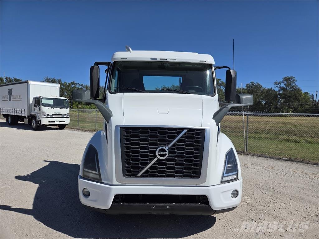 Volvo VNR64T300 트랙터 유닛