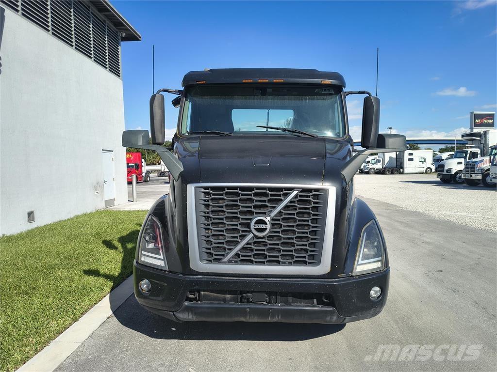 Volvo VNR64T300 트랙터 유닛