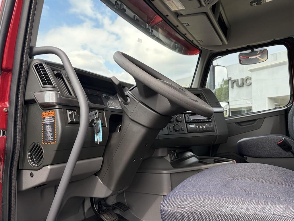 Volvo VNR64T300 트랙터 유닛