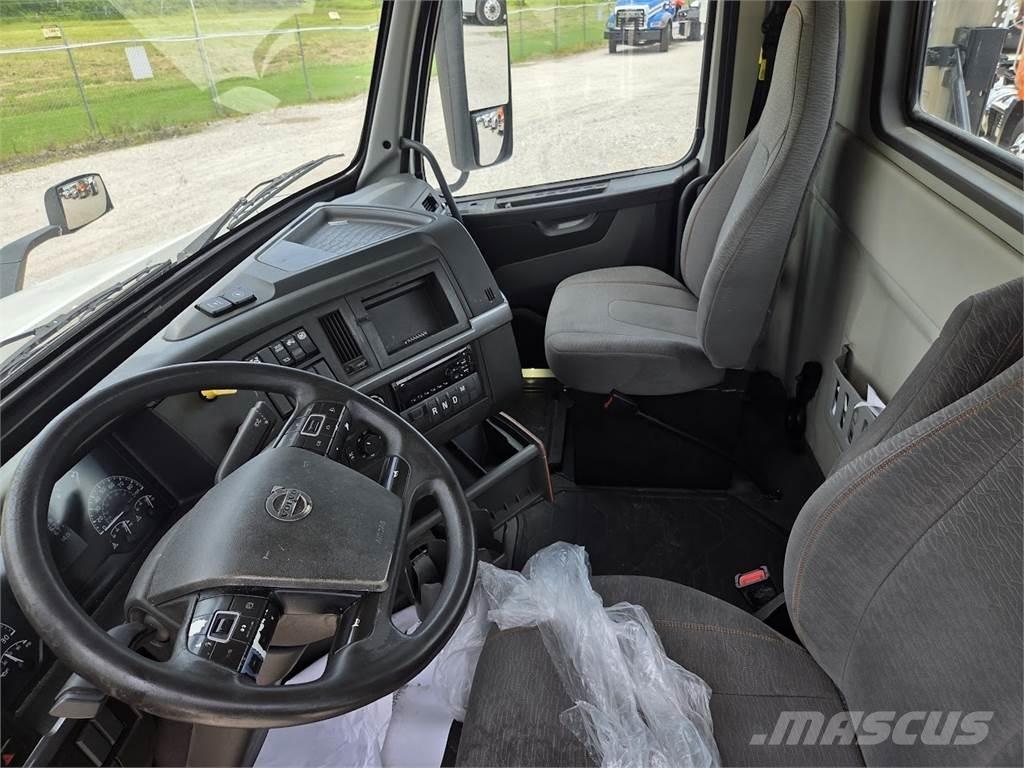 Volvo VNR64T300 트랙터 유닛