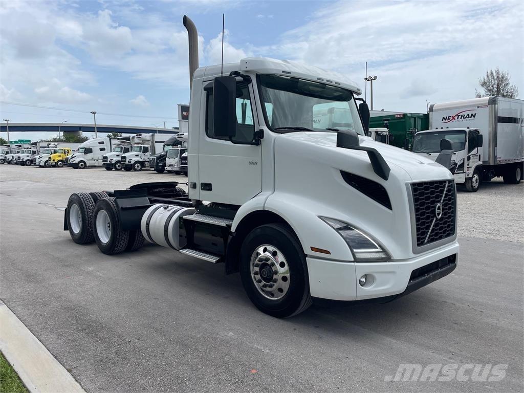 Volvo VNR64T300 트랙터 유닛