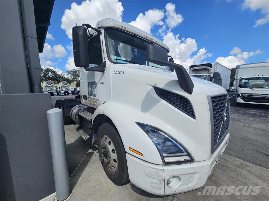 Volvo VNR64T300 트랙터 유닛