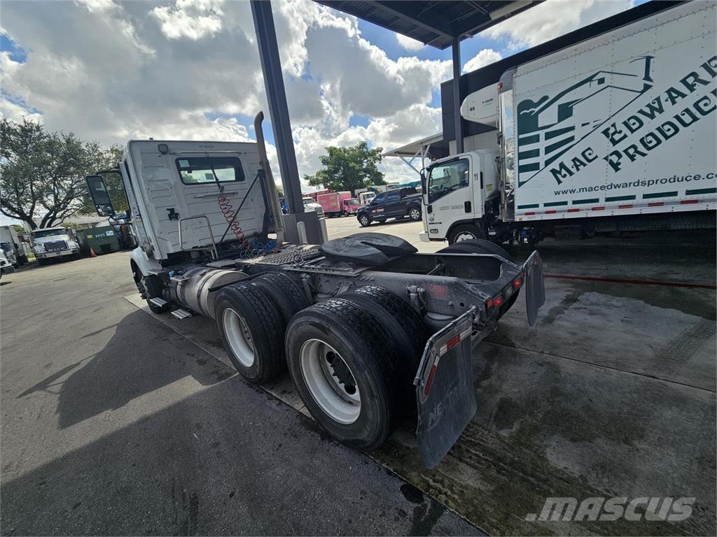 Volvo VNR64T300 트랙터 유닛