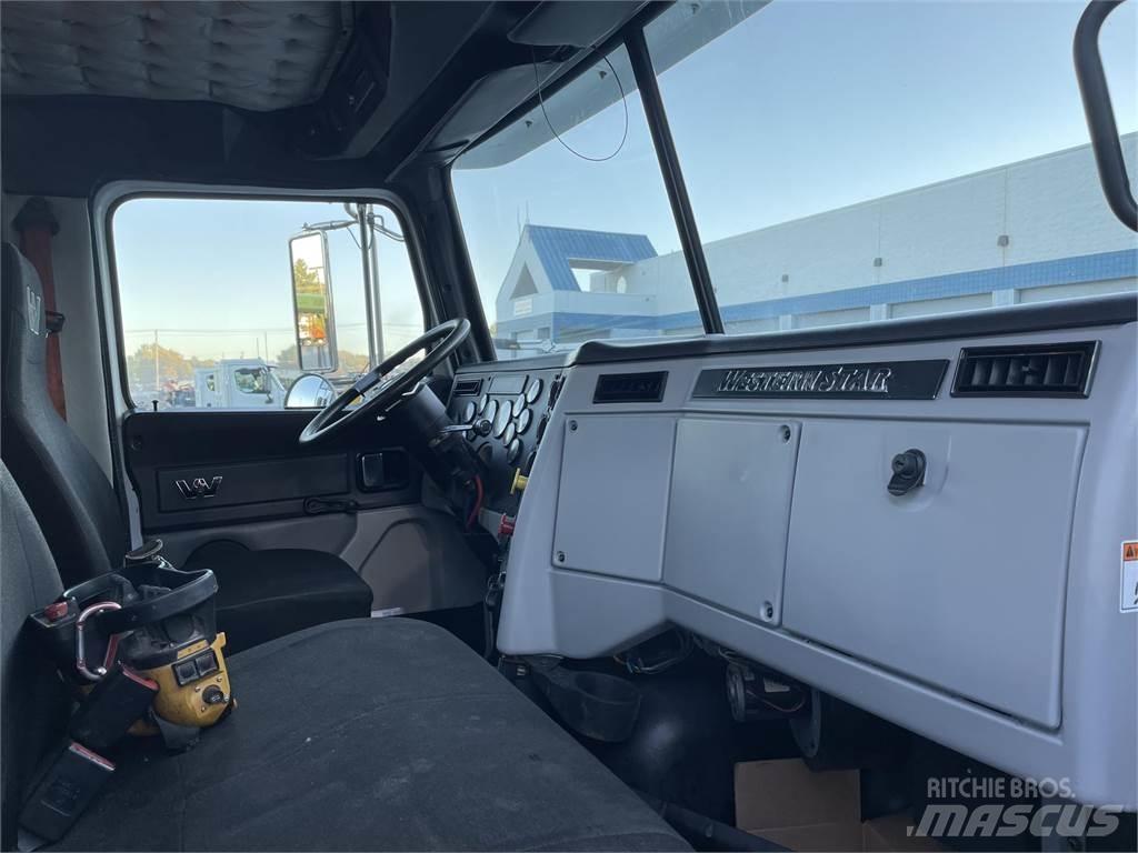 Western Star 4700SB 새시 운전실 트럭