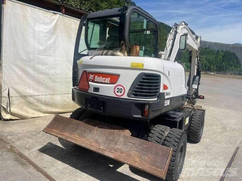 Bobcat E55W  휠 굴삭기