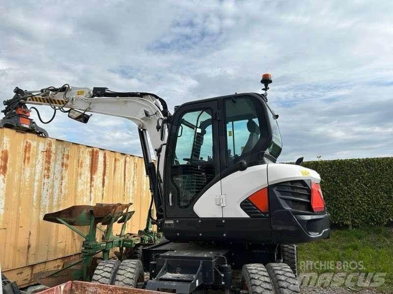 Bobcat E57W  휠 굴삭기