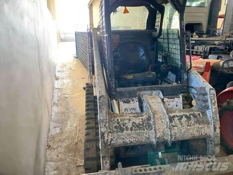 Bobcat T140 미니 로더