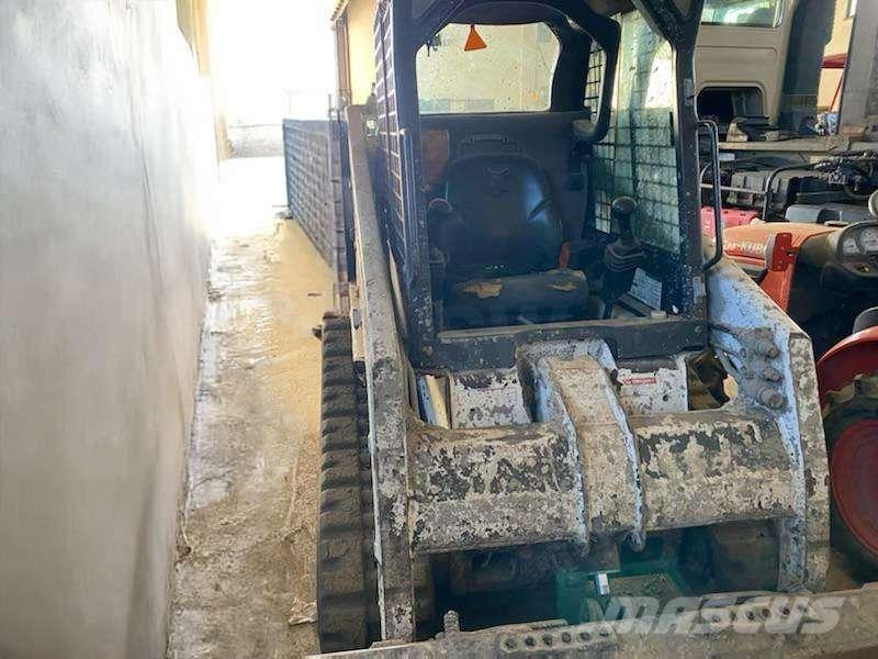 Bobcat T140 미니 로더
