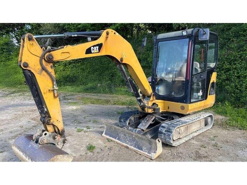 CAT 302.5C 소형 굴삭기 7톤 미만