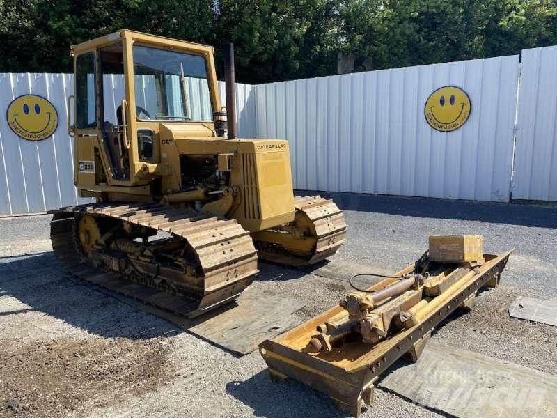 CAT D3B 크롤러 도저